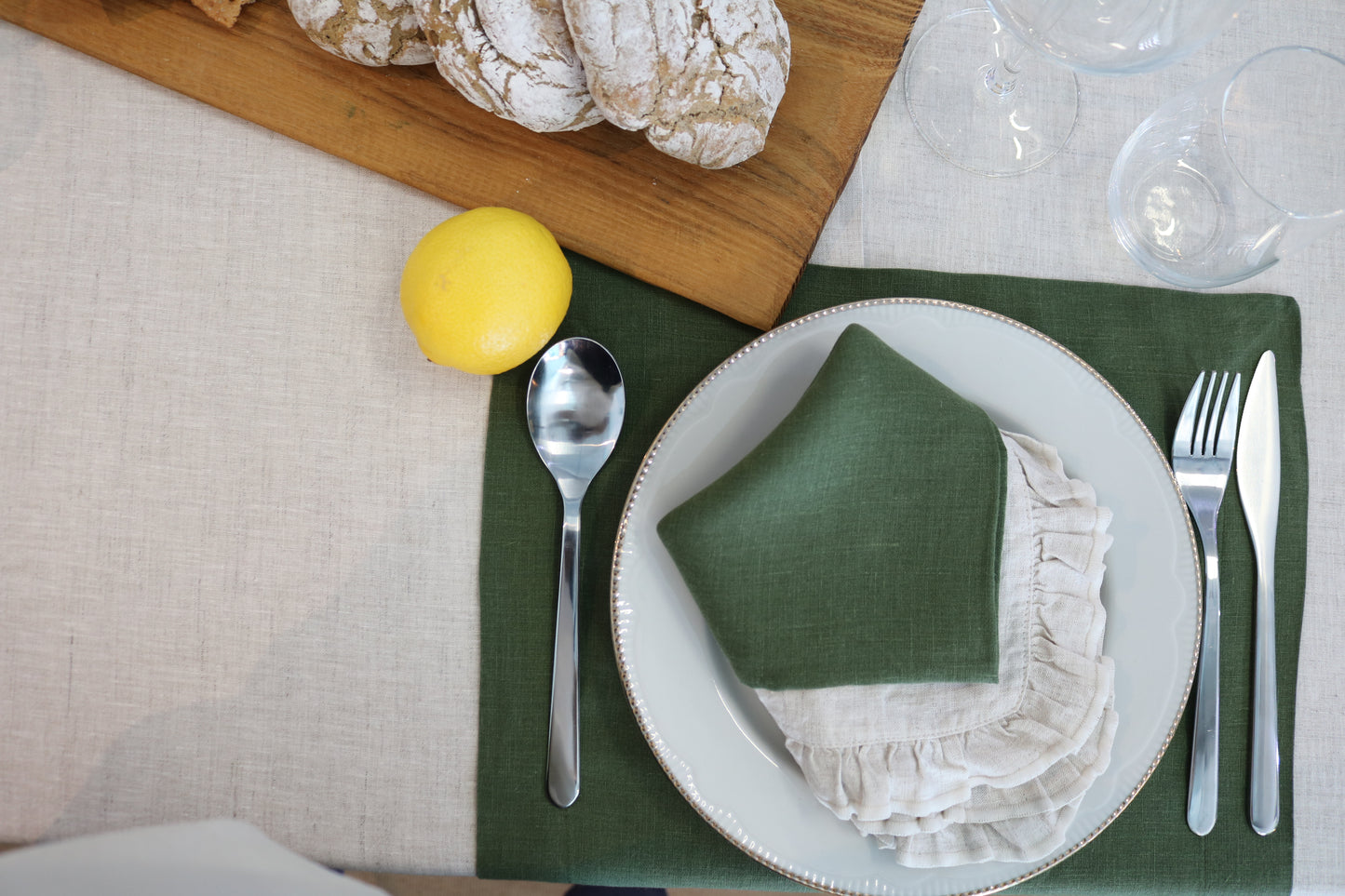 tovaglia 100% canapa per una tavola conviviale e sostenibile