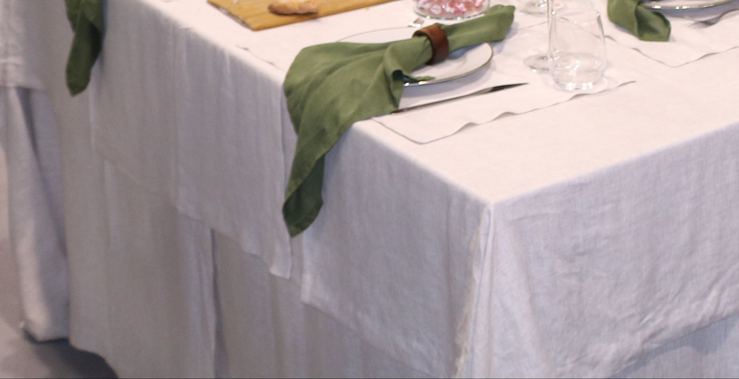 tovaglia 100% canapa per una tavola conviviale e sostenibile