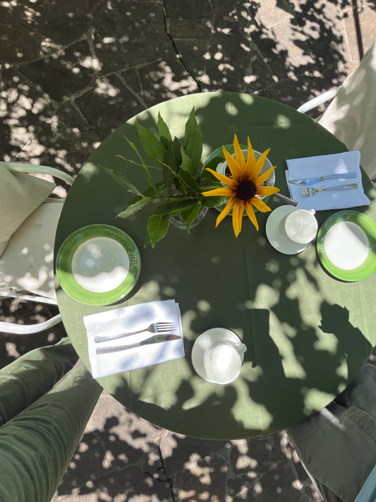 tovaglia 100% canapa per una tavola conviviale e sostenibile