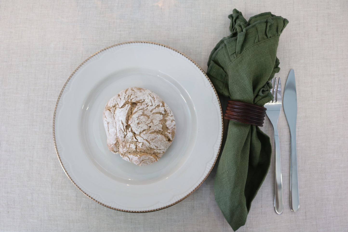 tovaglia 100% canapa per una tavola conviviale e sostenibile